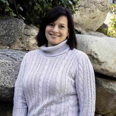 Portrait of Holly Dunn.